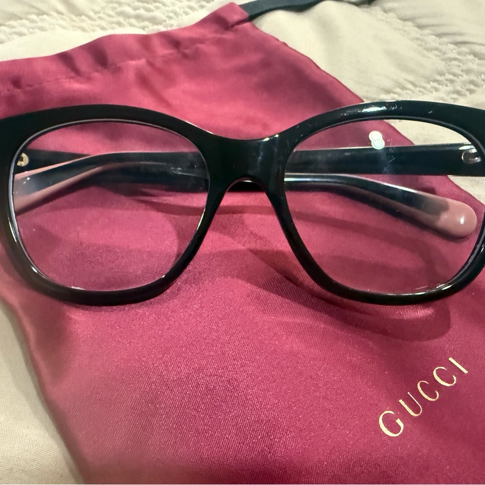 Gucci Women's Elegant Black Frames - image 2